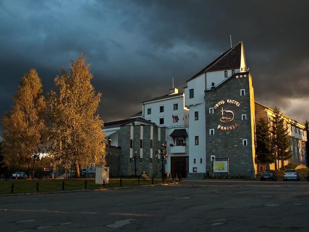 Hotel Castel Dracula Piatra Fantanele Εξωτερικό φωτογραφία