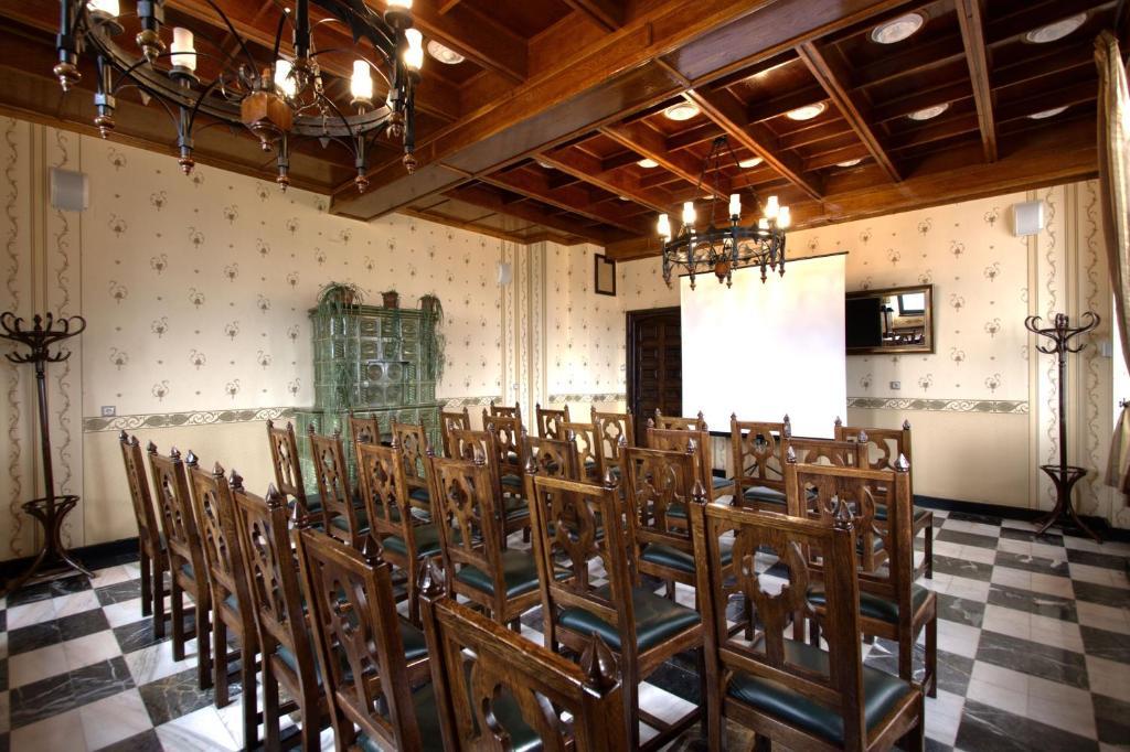 Hotel Castel Dracula Piatra Fantanele Εξωτερικό φωτογραφία