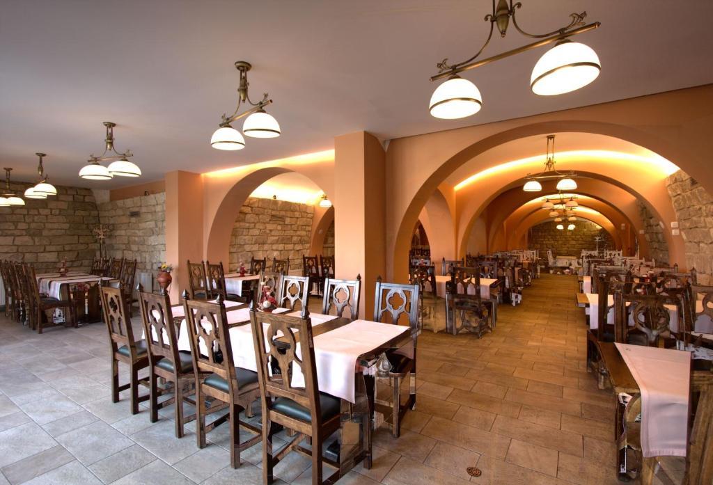 Hotel Castel Dracula Piatra Fantanele Εξωτερικό φωτογραφία