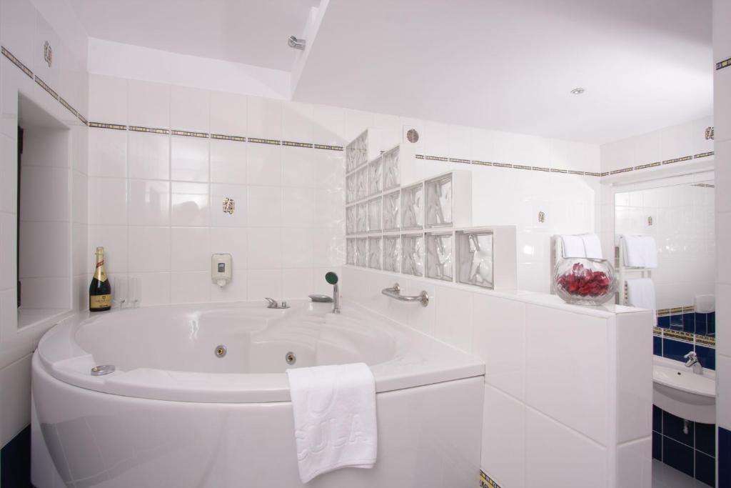 Hotel Castel Dracula Piatra Fantanele Δωμάτιο φωτογραφία