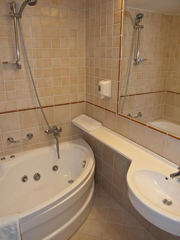 Hotel Castel Dracula Piatra Fantanele Δωμάτιο φωτογραφία
