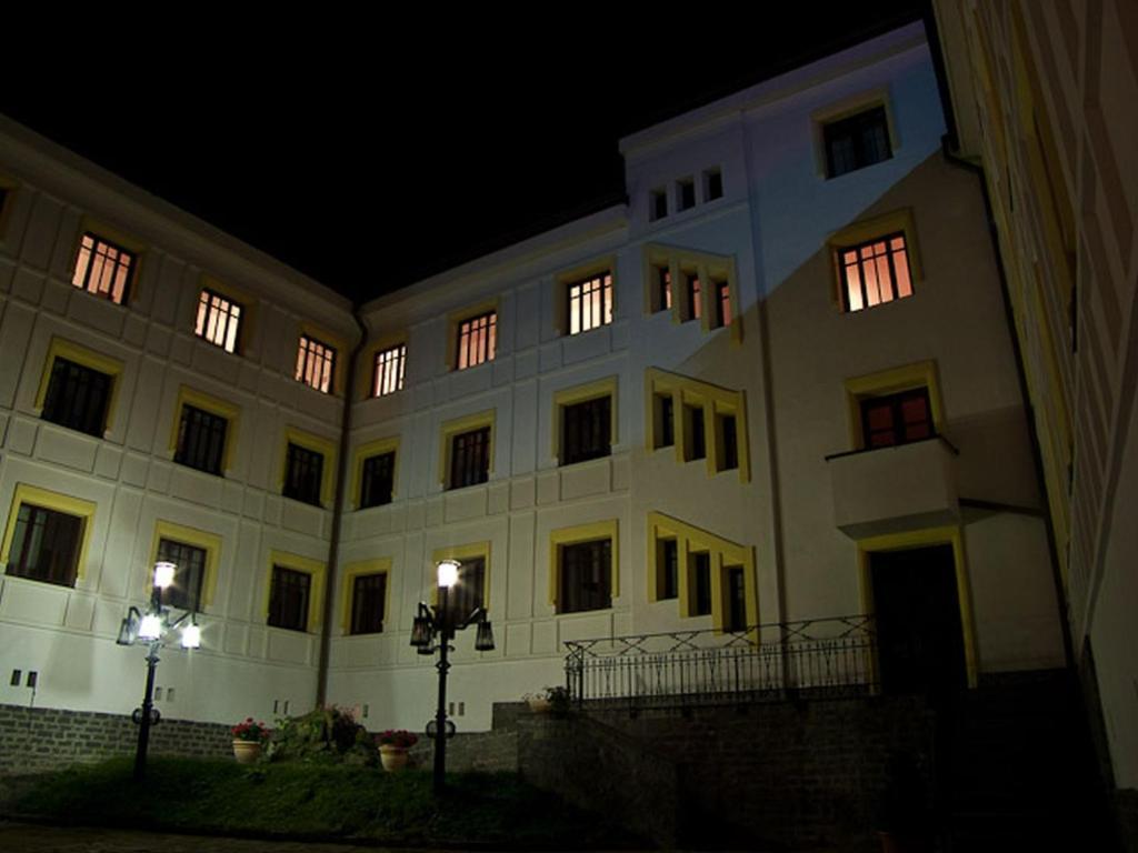 Hotel Castel Dracula Piatra Fantanele Εξωτερικό φωτογραφία